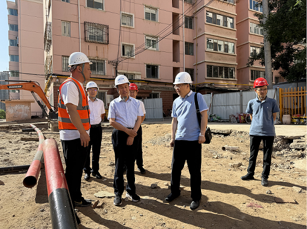 集團公司黨委委員、紀委書記師宗正到土木工程院項目現(xiàn)場開展調(diào)研